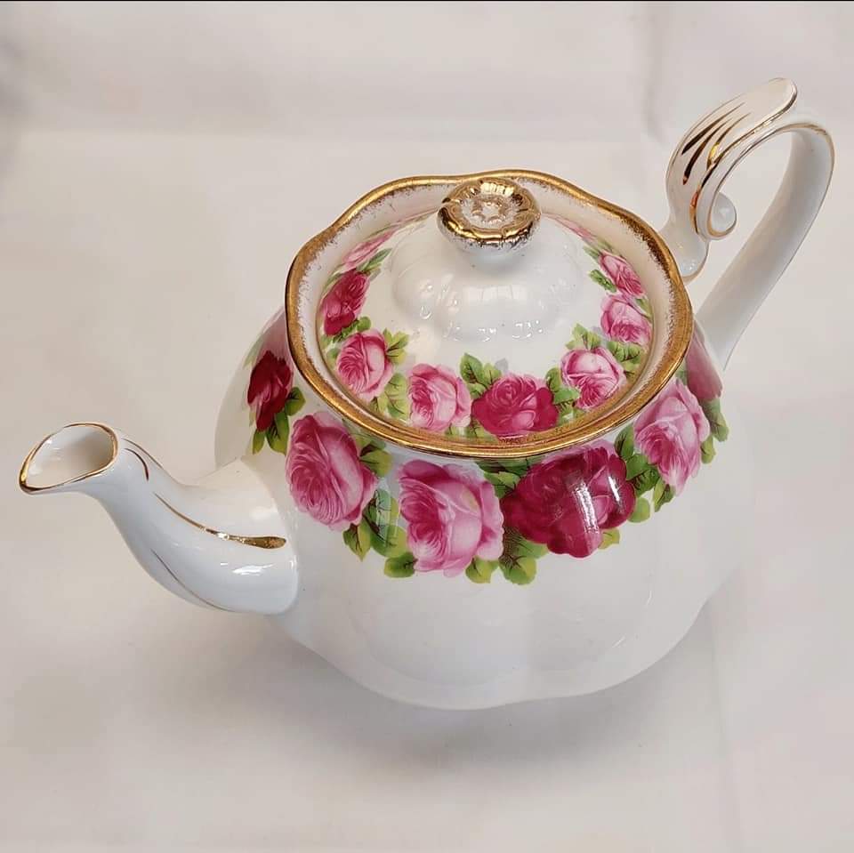 Royal albert old english rose outlet teapot