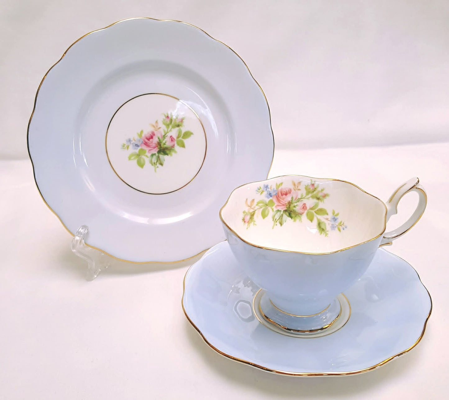 Royal Albert 'Moss Rose' Harlequin Unnamed Pattern | Rare 21-Piece Bone China Tea Set | Made in England | Excellent Condition