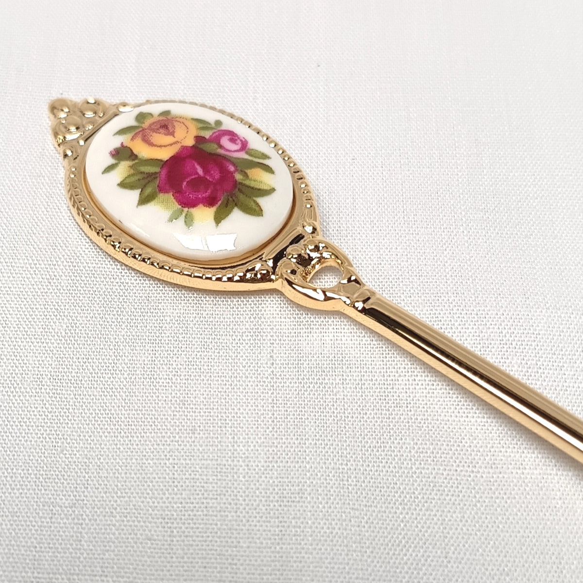 Royal Albert Old Country Roses Gold Teaspoon – Individual (Unused)