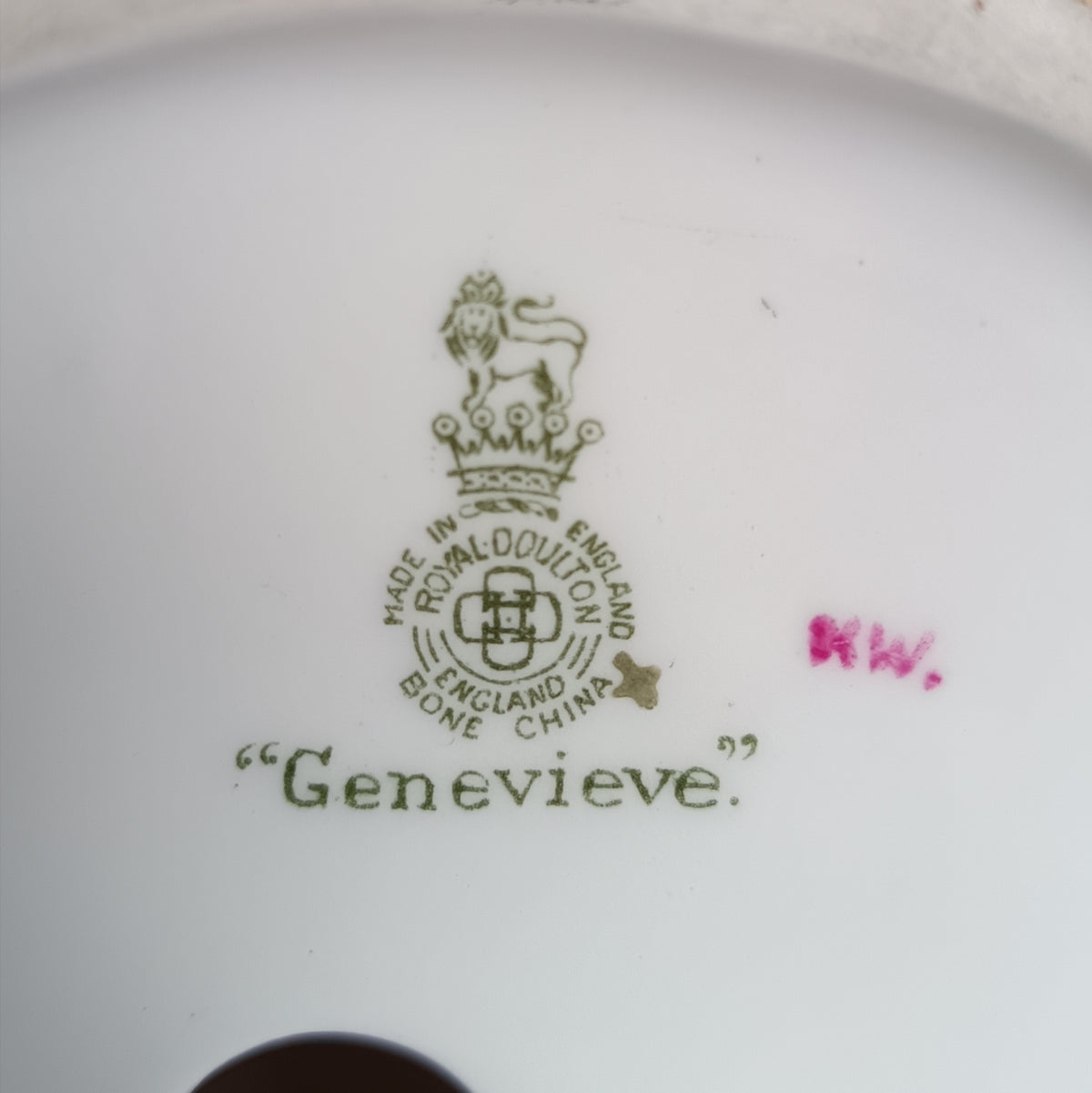 Royal Doulton Genevieve HN1962 figurine | Bone China | Designed by Leslie Harradine | 1941–1975