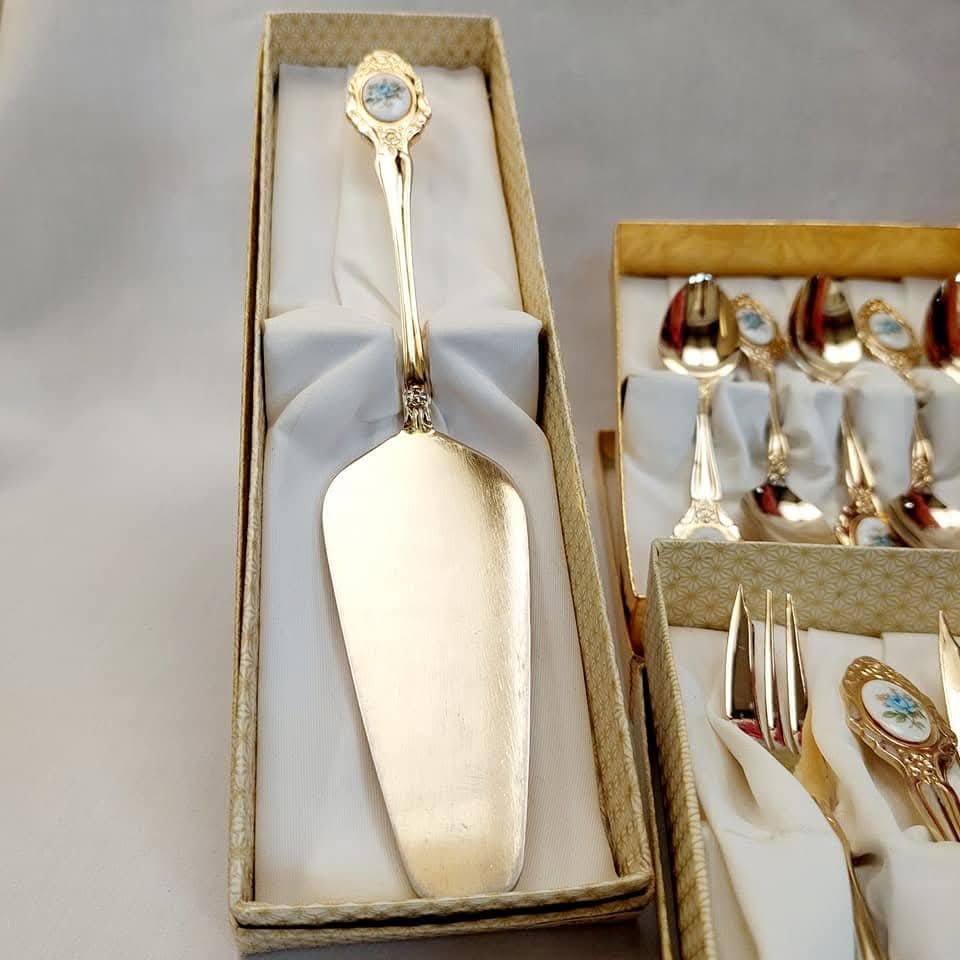 Vintage Eetrite 24-Carat Gold Plated Tea & Cake Service — 14 Piece Set, Blue Rose Porcelain Inlay, Original Boxes