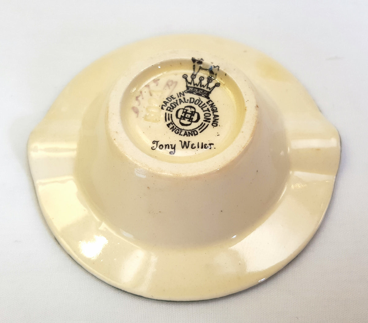 Rare and Collectable Royal Doulton Dickensware ‘Tony Weller’ Miniature Round Ashtray (D5175)