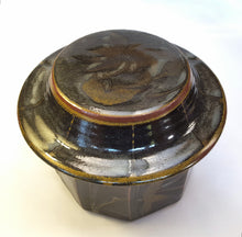Load image into Gallery viewer, Tim Morris pottery vessel