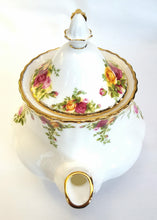 Load image into Gallery viewer, Royal Albert 'Old Country Roses' teapot