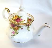 Load image into Gallery viewer, Royal Albert 'Old Country Roses' teapot