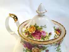 Load image into Gallery viewer, Royal Albert 'Old Country Roses' teapot