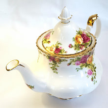Load image into Gallery viewer, Royal Albert 'Old Country Roses' teapot