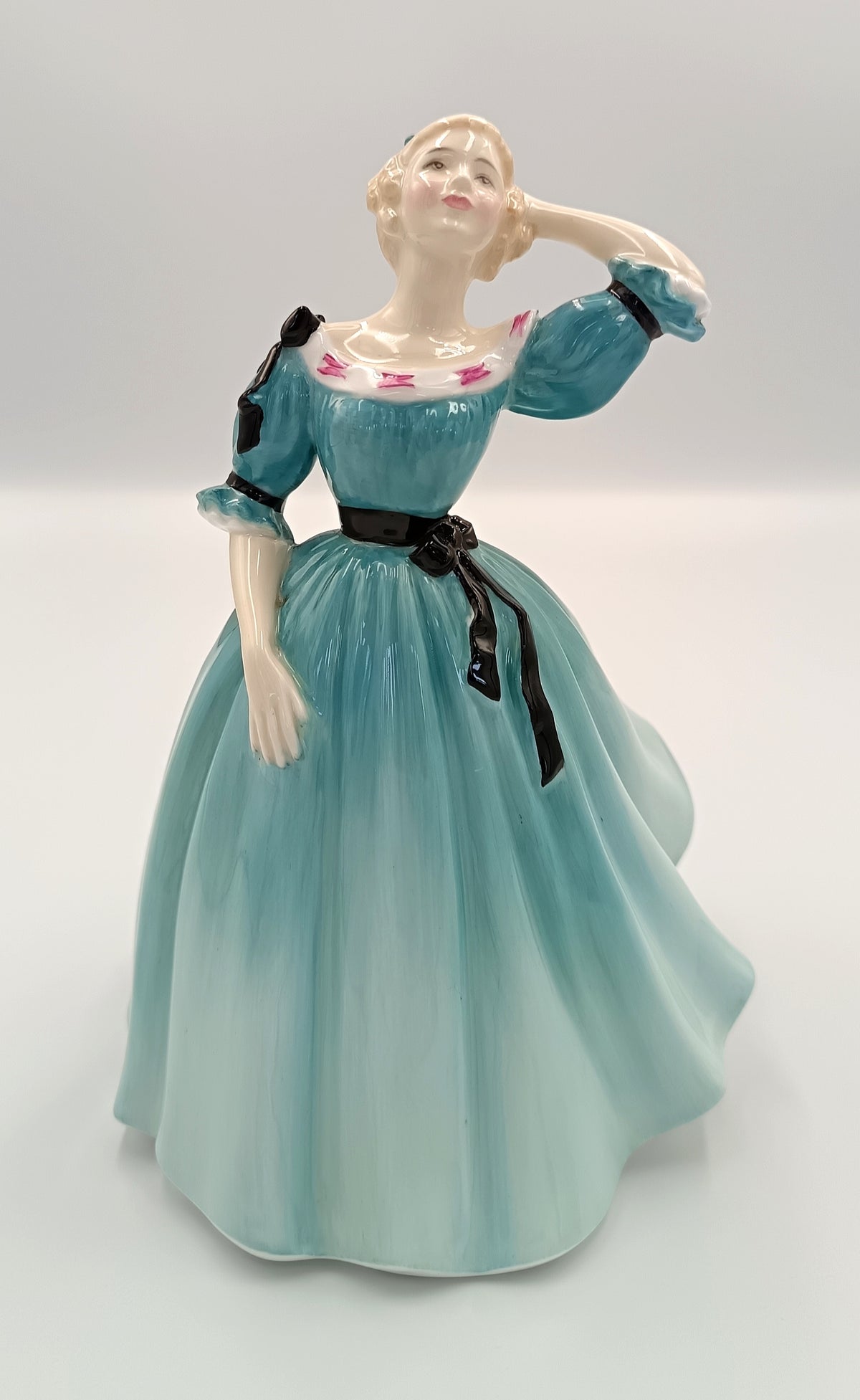 Royal Doulton Celeste HN 2237, Peggy Davies Figure, photo 2 of 13