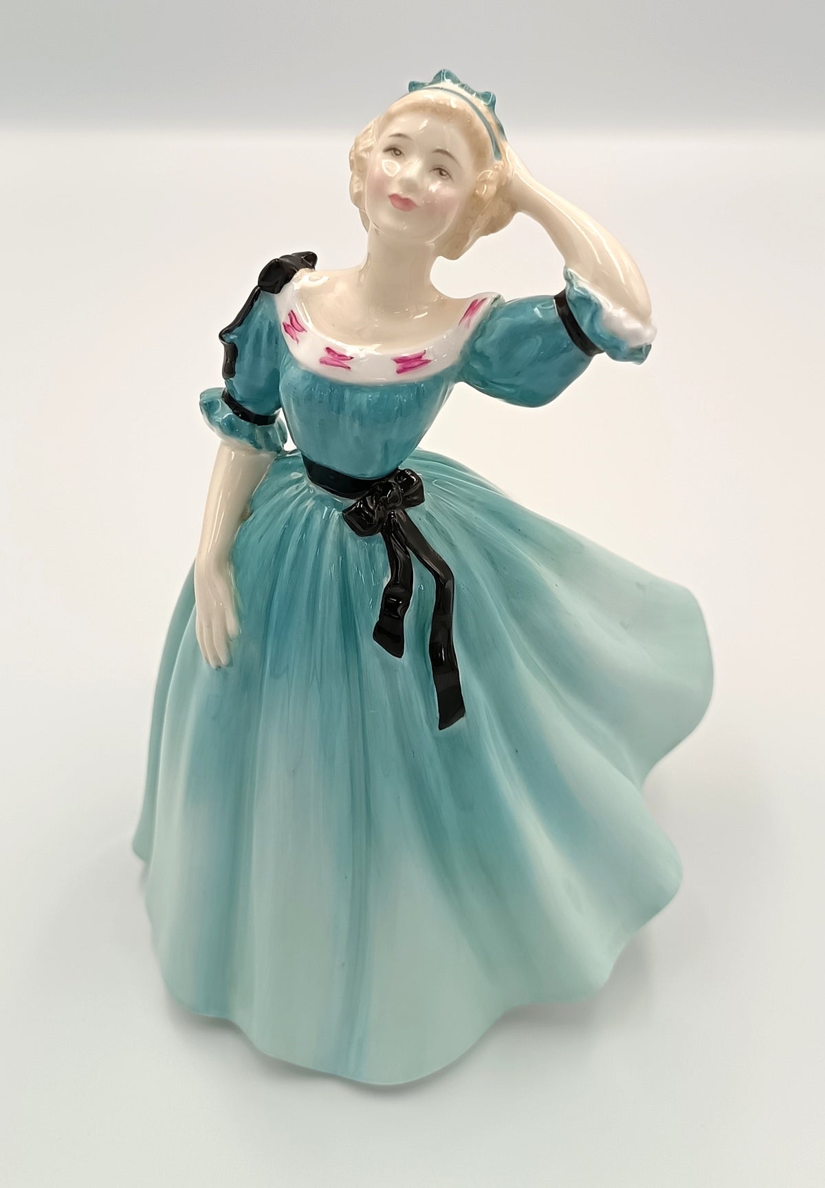 Royal Doulton Celeste HN 2237, Peggy Davies Figure, photo 3 of 13
