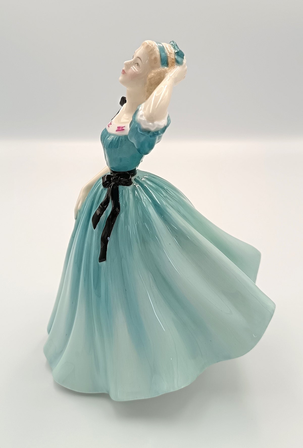 Royal Doulton Celeste HN 2237, Peggy Davies Figure, photo 5 of 13