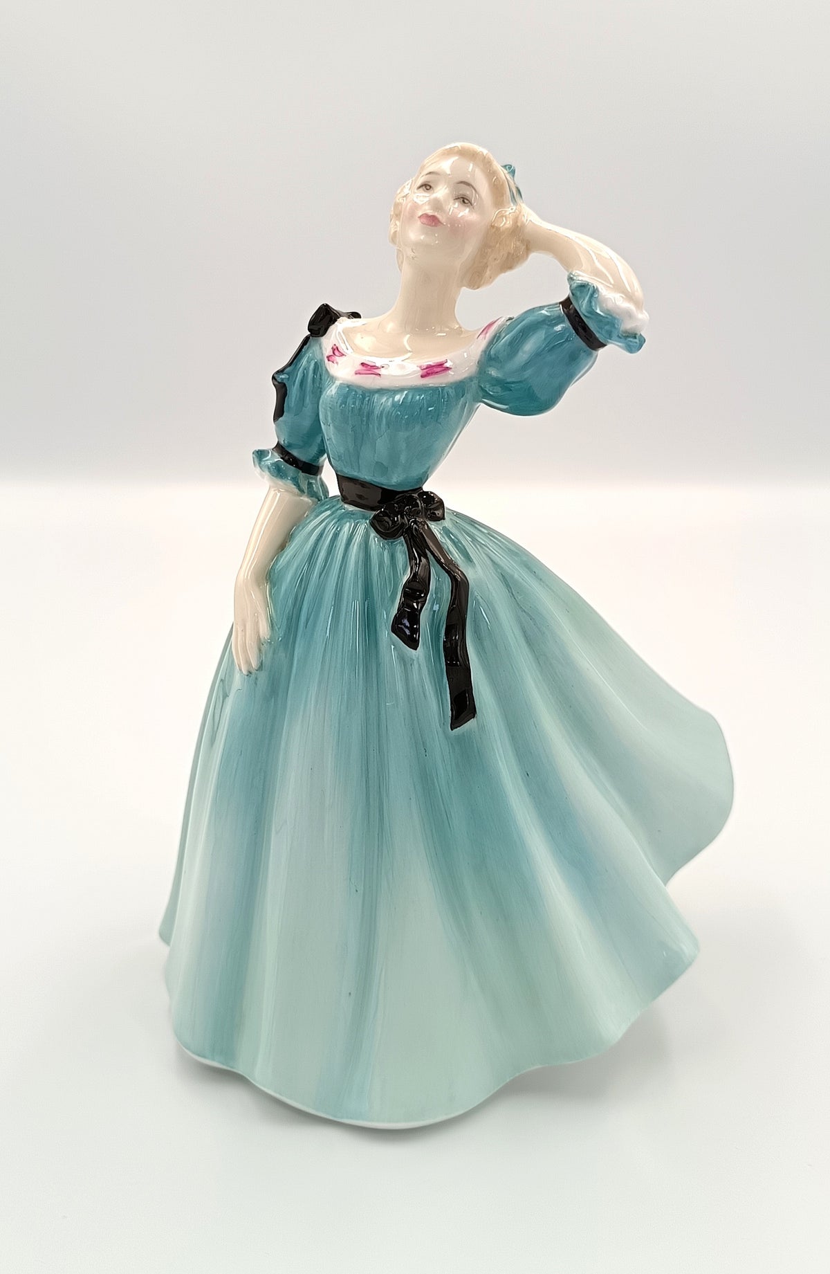 Royal Doulton Celeste HN 2237, Peggy Davies Figure, photo 4 of 13