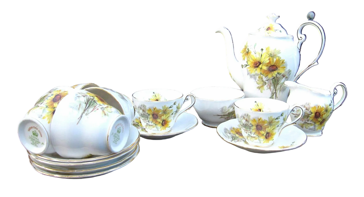 Vintage Royal Standard ‘Brown Eyed Susan’ 15-Piece Coffee Set