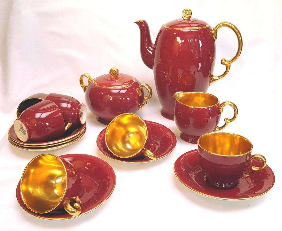 Crown Devon | Fielding's | Lynton Shape | Art Deco Burgundy & Gold Coffee Service | 15 Pieces | Rd Applied For | Pattern 3184 | Circa Late 1920s–1930s | England | Excellent Unused Condition