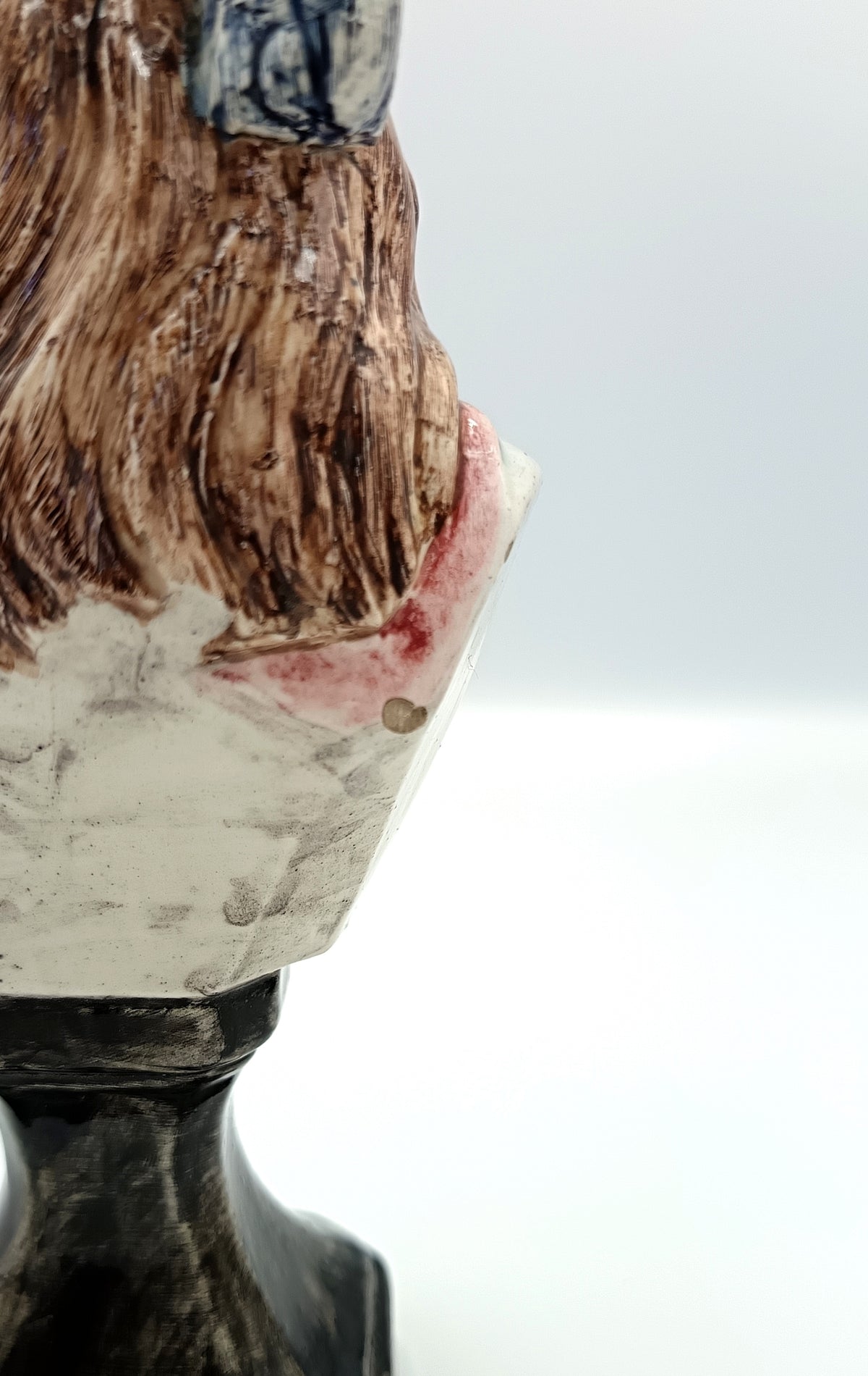 Pair of Orientalist Pottery Busts on Pedestals, photo 9 of 12