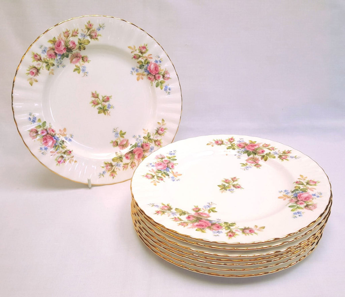 Royal Albert | Moss Rose | 47-Piece Dinner Service | Scalloped Form | Rope-Twist Gilt Edge | All Serving Pieces Intact | Mint Condition