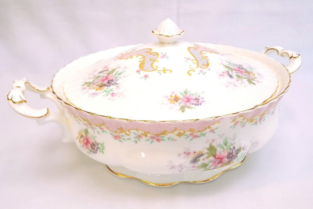 Royal Albert | 'Serenity' Pattern | 38-Piece Dinner Service | Bone China | Made in England | Mint Condition
