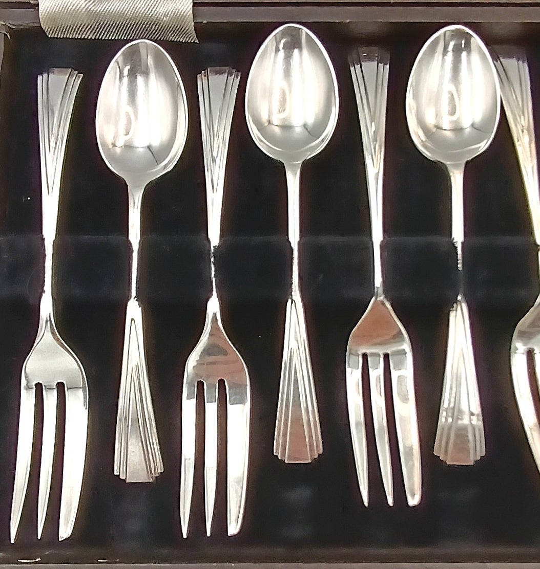 Art Deco | EPNS Silver-Plated Dessert Set | 6 Teaspoons and 6 Cake Forks | Original Presentation Case | England | c.1920s–1930s