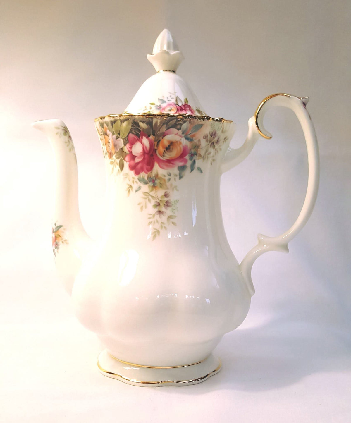 Royal Albert | Autumn Roses | Nine-Piece Coffee Set | Bone China | 1981