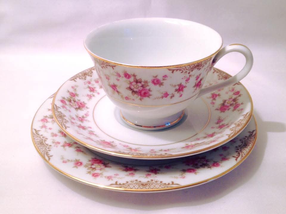 RC Japan 'Rosalie' Porcelain Trios — Pink Roses & Gilt Trellis Border, Japan, Mid-Twentieth Century — Set of Five