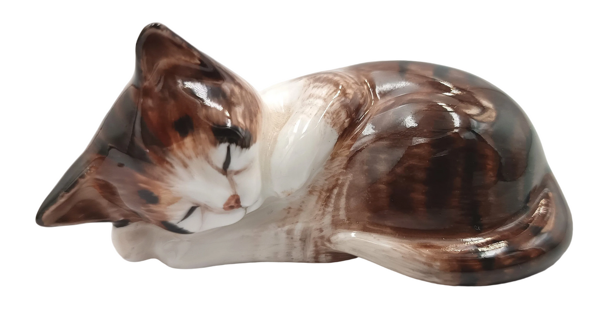 Royal Doulton | Character Kitten — Sleeping | Bone China Animal Study | HN 2581 | England, 20th century