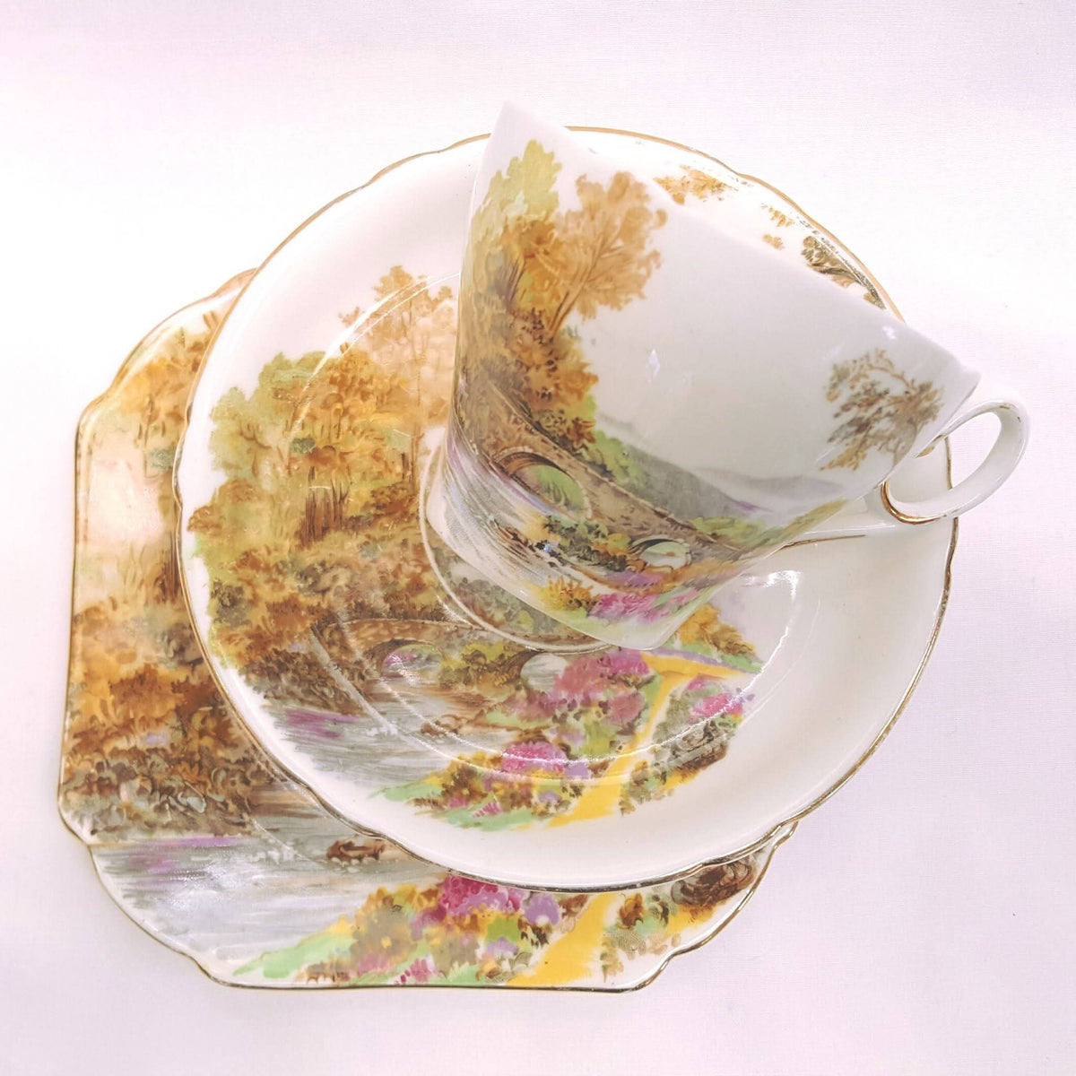 Shelley | 'Heather' — Scenic Series, Pattern 0187 | Six Trios | New Cambridge Shape | Fine Bone China | Circa 1940s | Good Used Condition