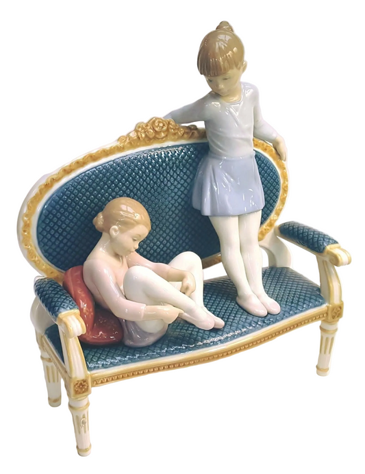 Lladró | Ready for Practice | Limited Edition Porcelain Figurine | No. 919/3000 | Javier Molina | 2010 | Spain