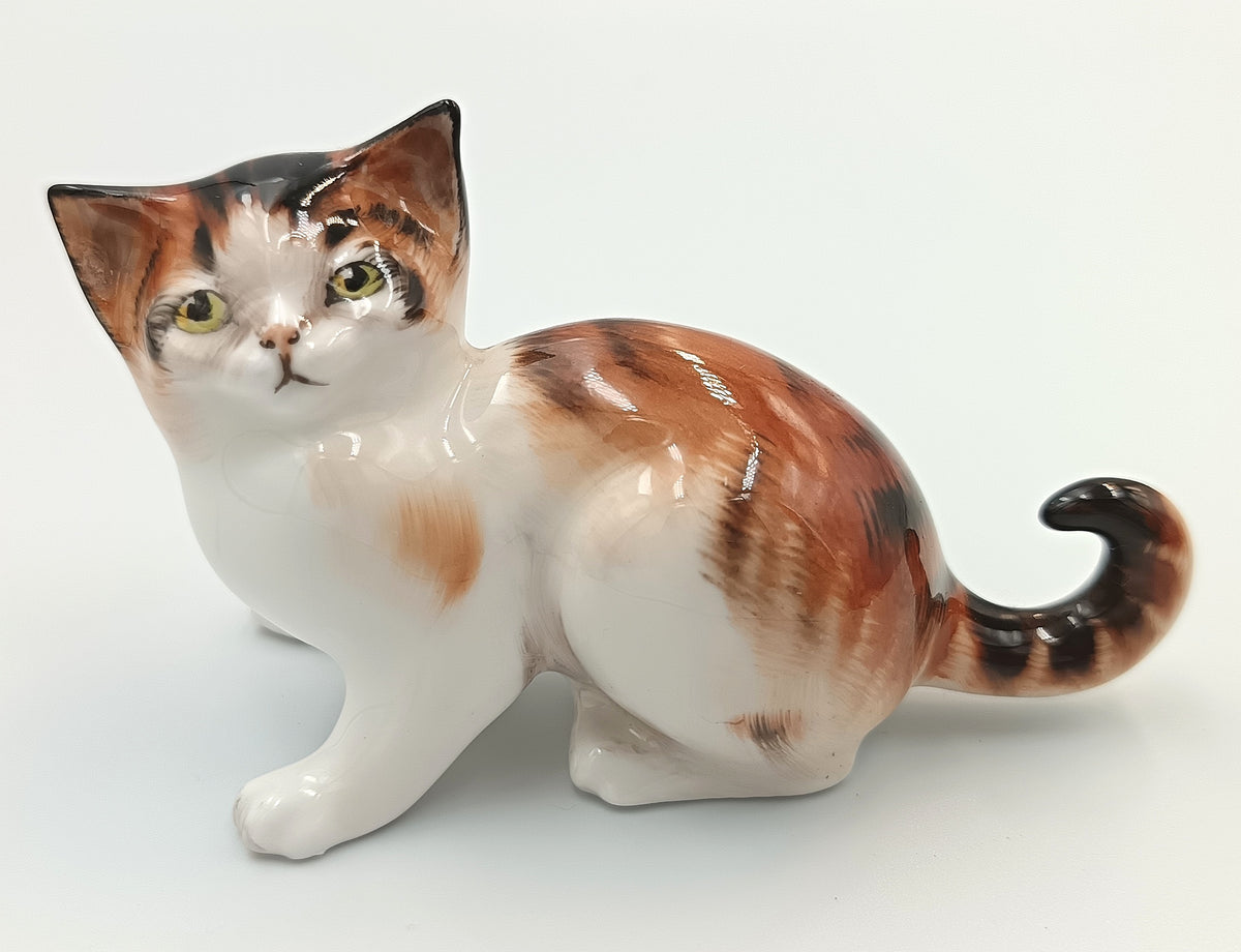Royal Doulton | Character Kitten — Looking Up | Bone China Animal Study | HN 2584 | England, 20th century
