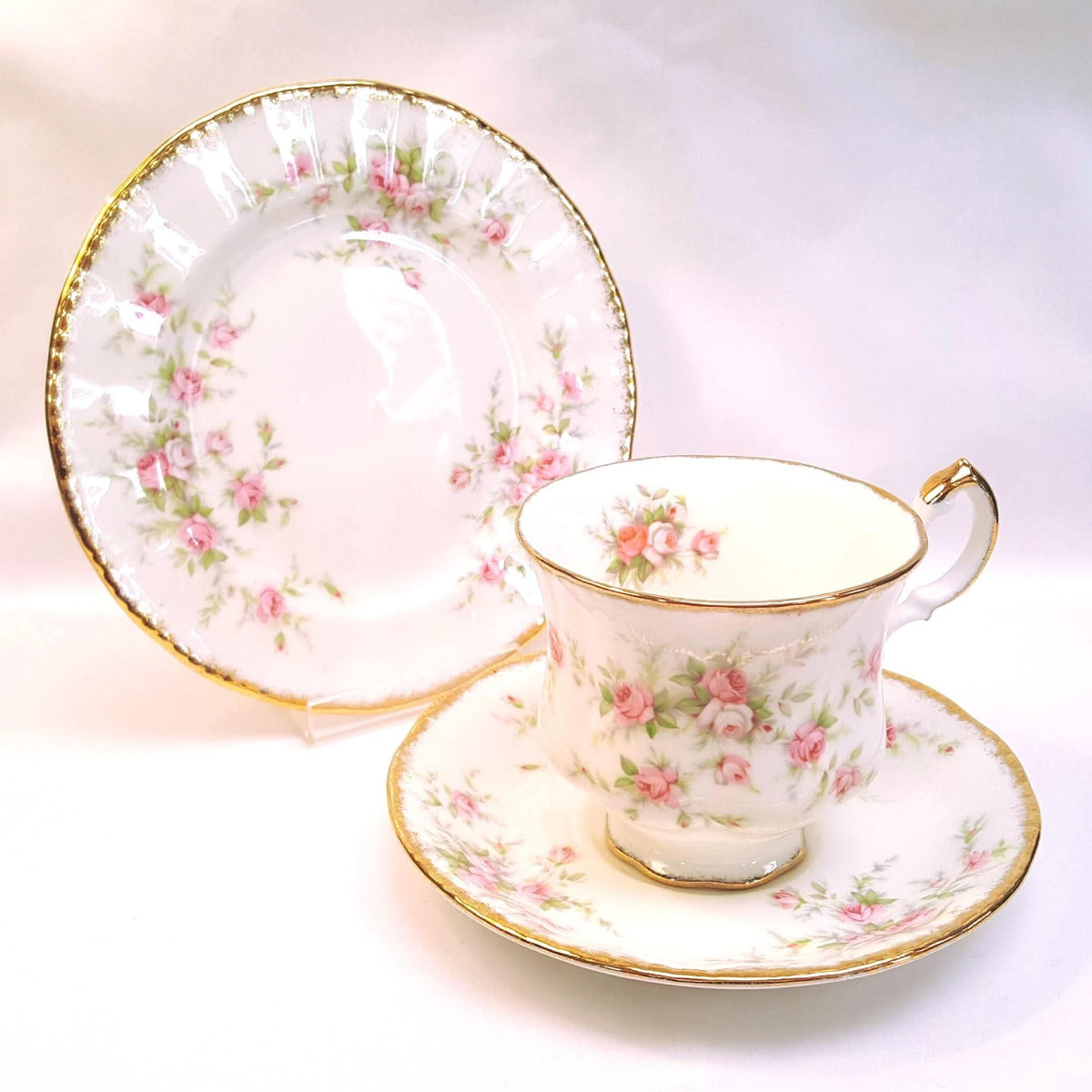 Royal Albert | Victoriana Rose | Five Trios | Teacup, Saucer & Side Plate | Pattern Copyright 1966