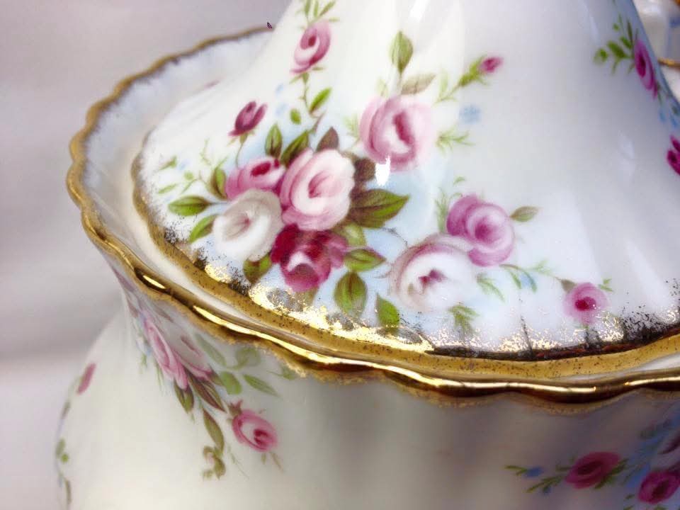Royal Albert | Cottage Garden | Large Teapot | Bone China | England | © 1970 Royal Albert Ltd