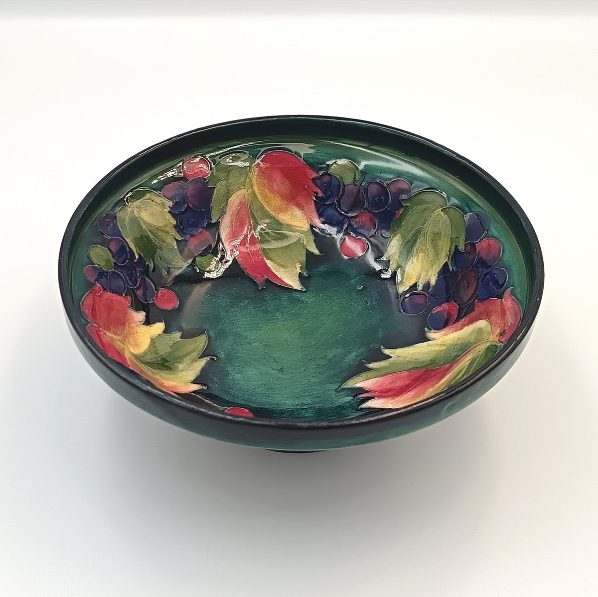 Moorcroft | Leaf and Berry | Footed Bowl | Tube-Lined Earthenware | England, c.1928–1935