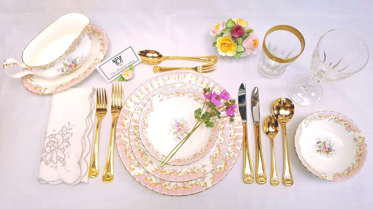 Royal Albert | 'Serenity' Pattern | 38-Piece Dinner Service | Bone China | Made in England | Mint Condition