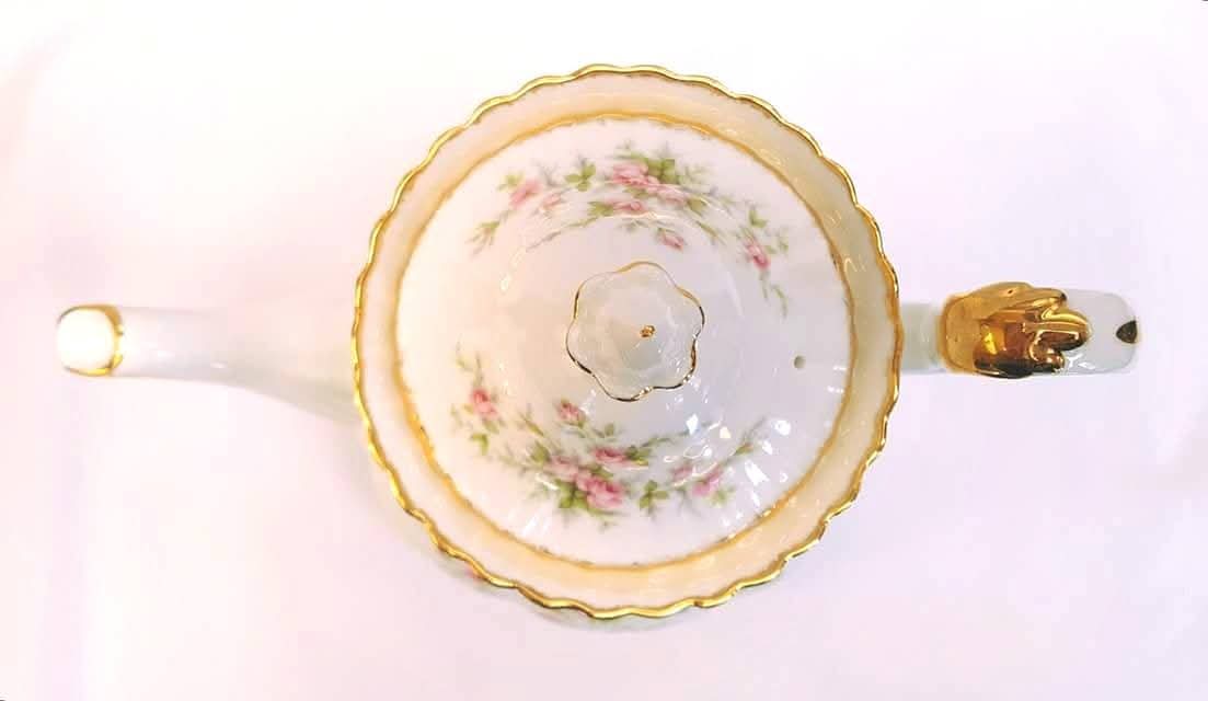 Royal Albert | Victoriana Rose | Large Six-to-Eight Cup Teapot | Pattern Copyright 1966