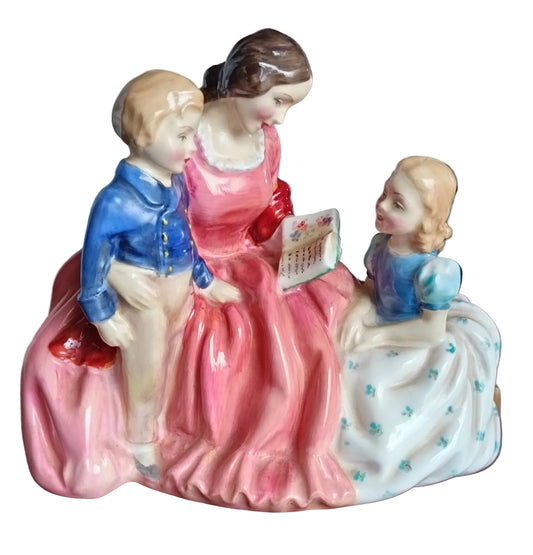 Royal Doulton The Bedtime Story HN2059 figurine | Bone China | Designed by Leslie Harradine | 1950–1996