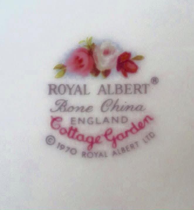 Royal Albert | Cottage Garden | Large Teapot | Bone China | England | © 1970 Royal Albert Ltd