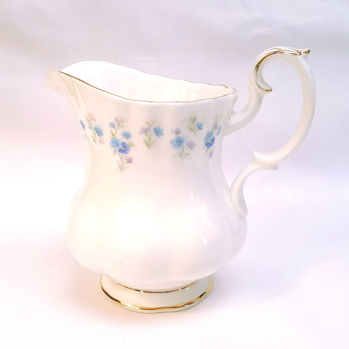 Royal Albert | 'Memory Lane' | Large Cream Jug & Open Sugar Bowl | Forget-Me-Not Floral Spray Border | Gold Line Detail | Made in England | Very Good Condition