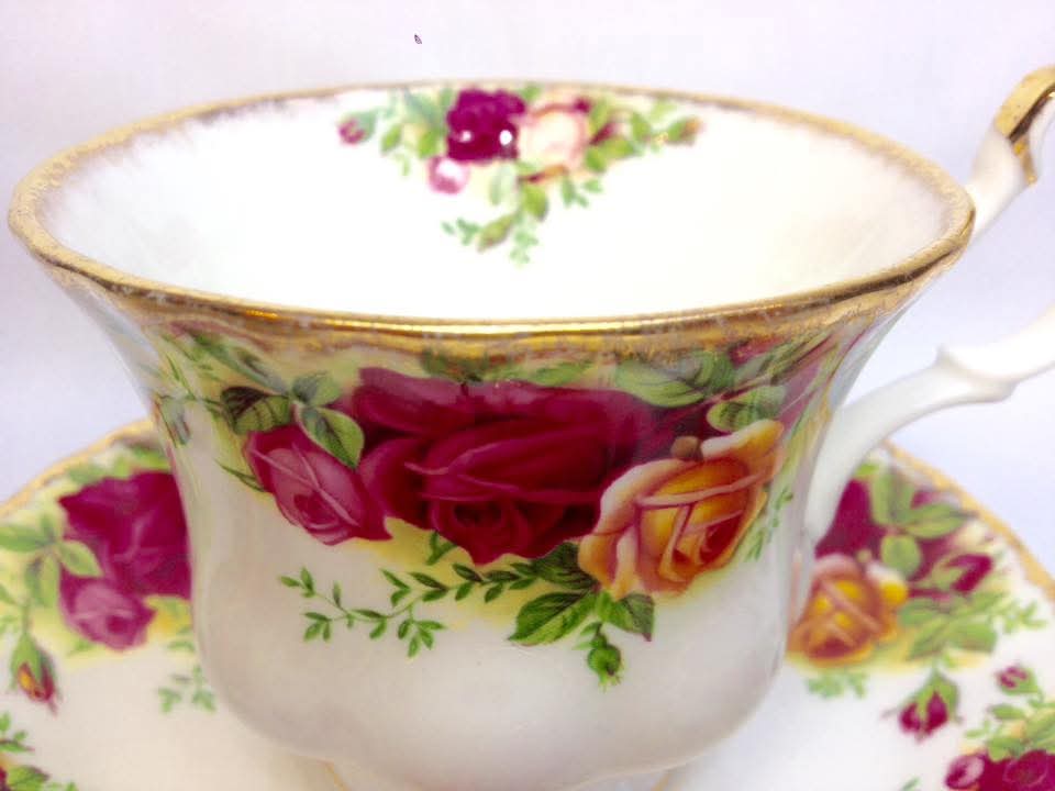 Royal Albert | Old Country Roses | Teacup and Saucer Duos | Bone China | England | © 1962 Royal Albert Ltd