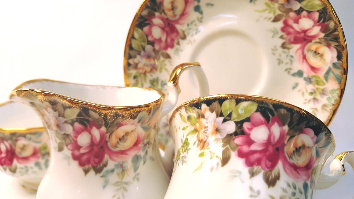 Royal Albert | Autumn Roses | Nine-Piece Coffee Set | Bone China | 1981
