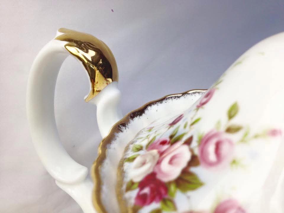 Royal Albert | Cottage Garden | Large Teapot | Bone China | England | © 1970 Royal Albert Ltd