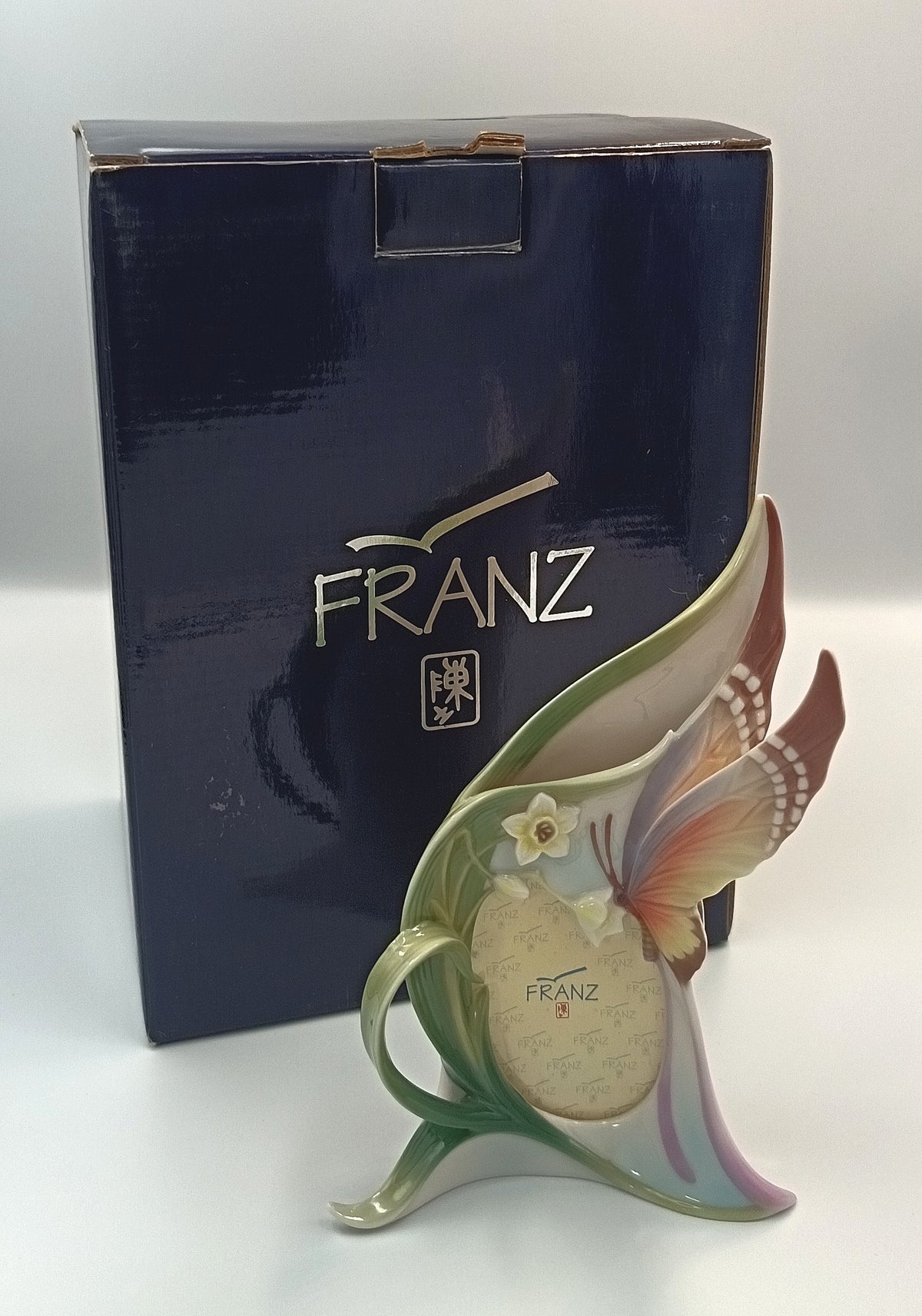 Franz Collection | Papillon Butterfly | Photo Frame | Porcelain | FZ00331 | Designed by Jen Woo, Sculpted by Chih Kun | 2004