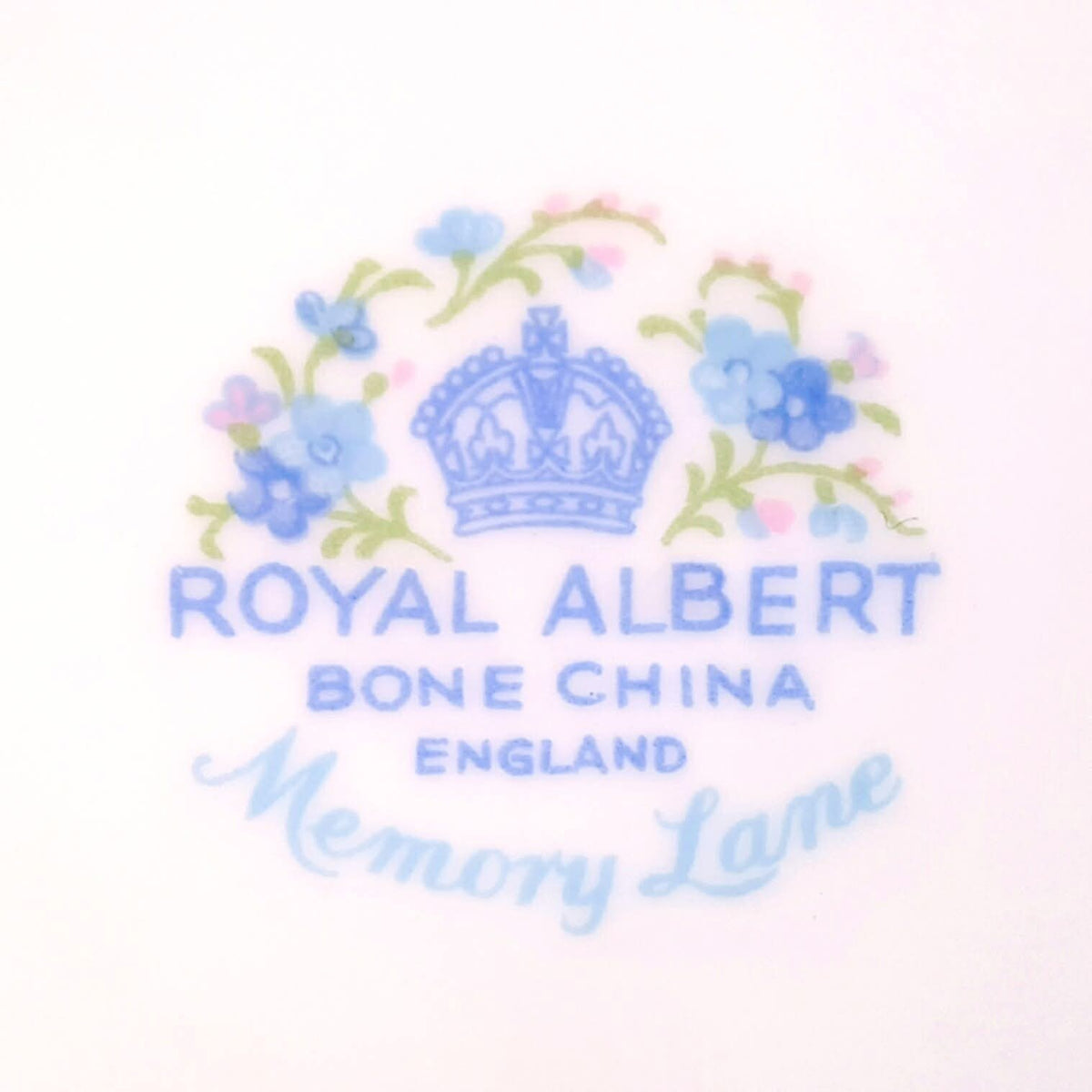 Royal Albert | 'Memory Lane' | Large Cream Jug & Open Sugar Bowl | Forget-Me-Not Floral Spray Border | Gold Line Detail | Made in England | Very Good Condition