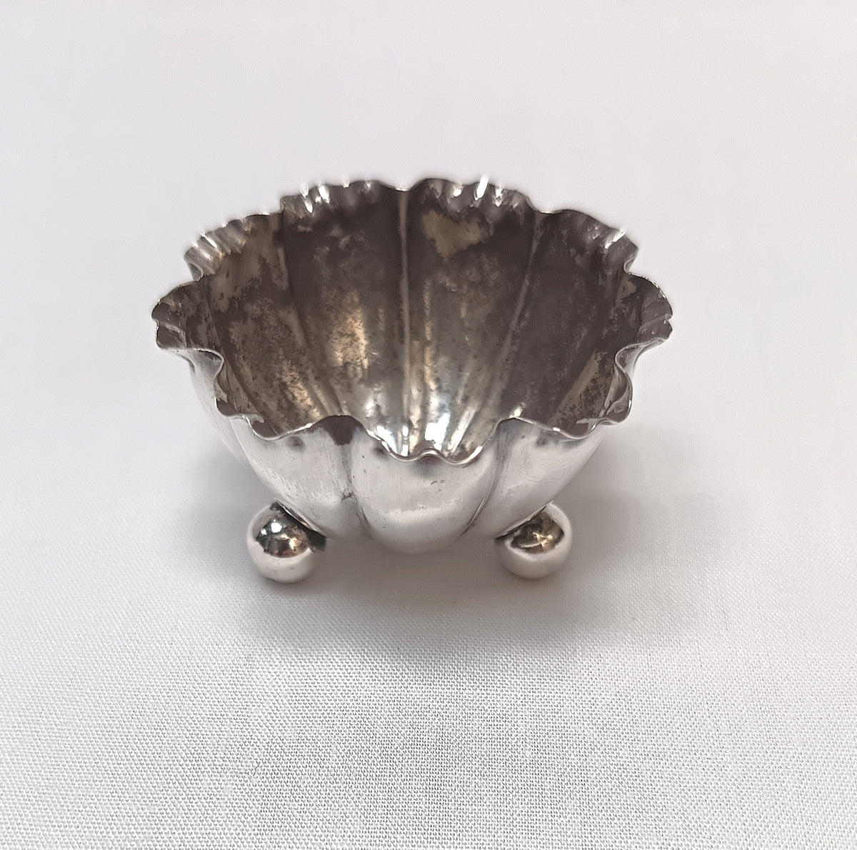 Antique Hallmarked Sterling Silver Salt Cellar
John Millward Banks | Birmingham | 1890