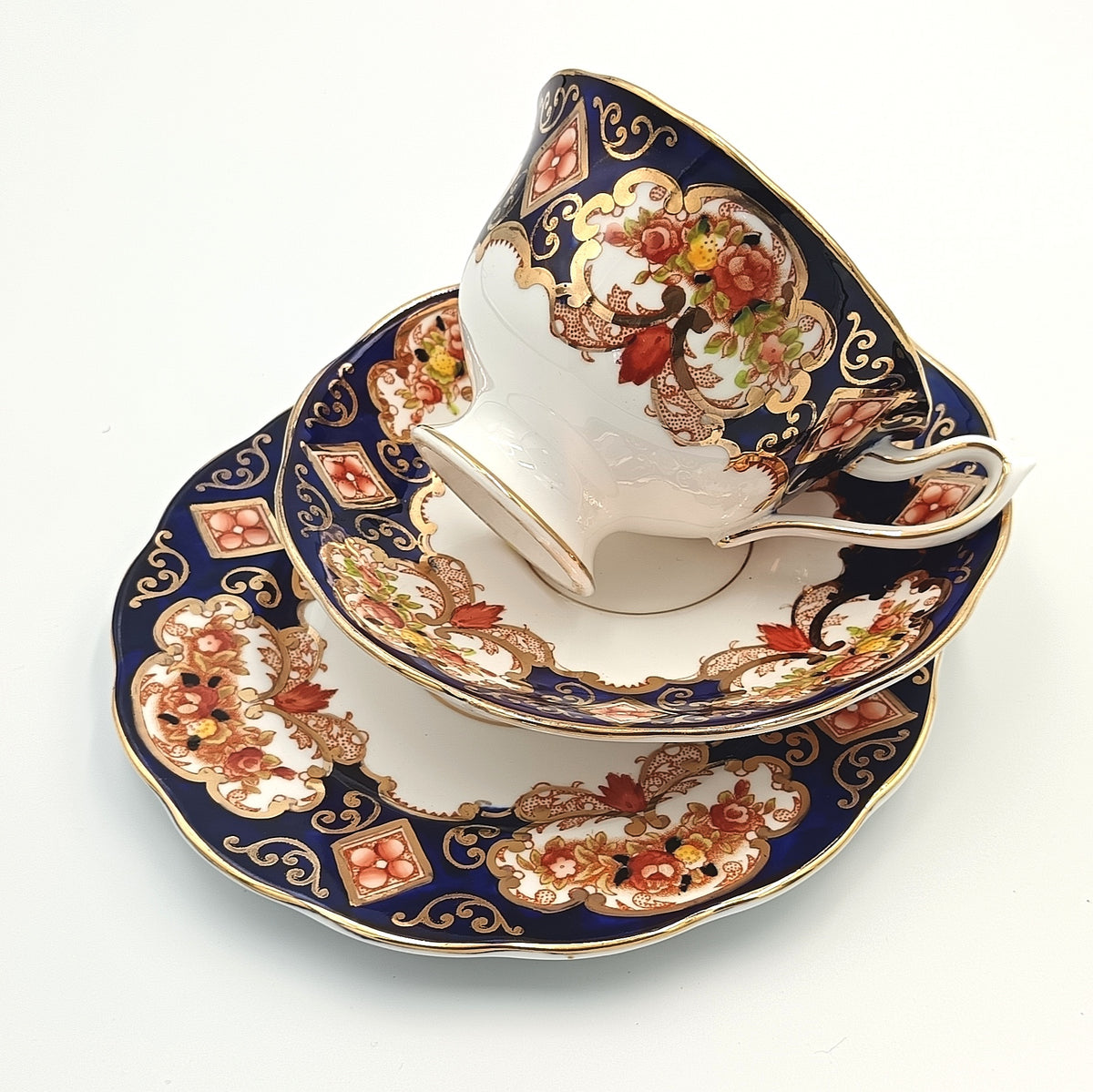 Royal Albert | Heirloom | Bone China Trio | England, c.1940s–1960s