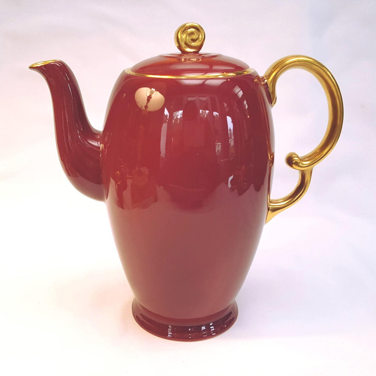Crown Devon | Fielding's | Lynton Shape | Art Deco Burgundy & Gold Coffee Service | 15 Pieces | Rd Applied For | Pattern 3184 | Circa Late 1920s–1930s | England | Excellent Unused Condition