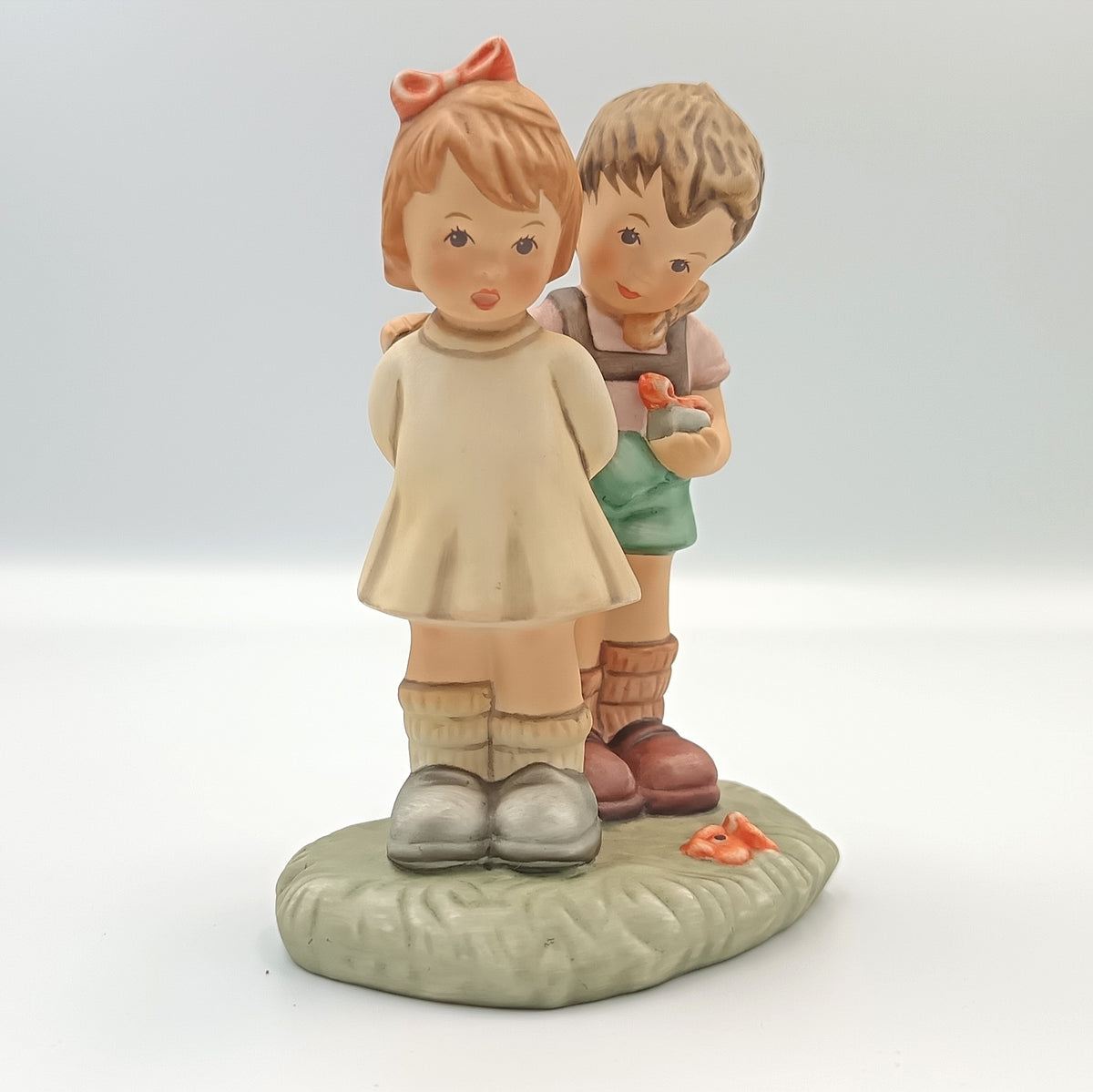 Goebel | Berta Hummel — Token of Love | Porcelain Figure Group | BH 20 | Thailand, 1996