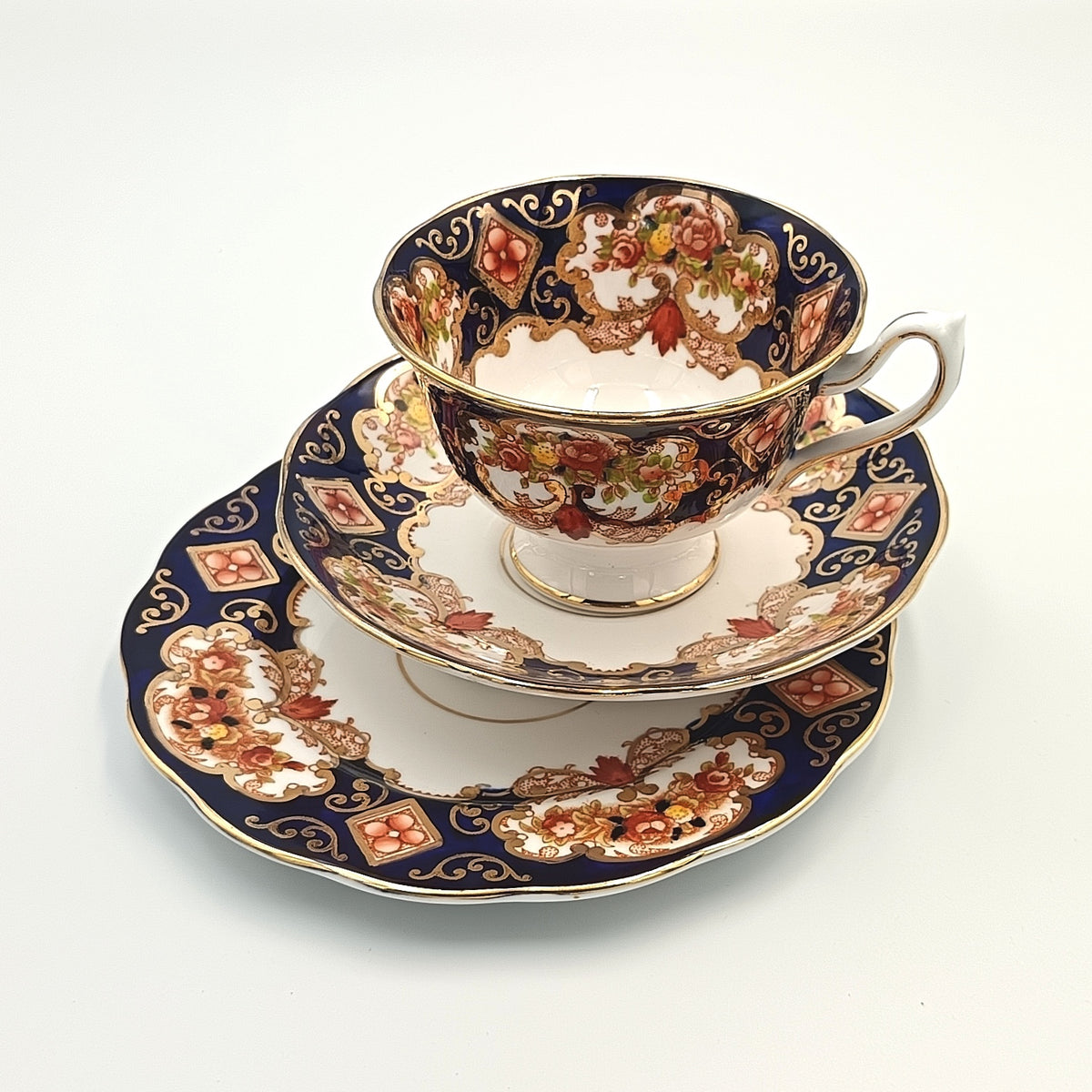 Royal Albert | Heirloom | Bone China Trio | England, c.1940s–1960s