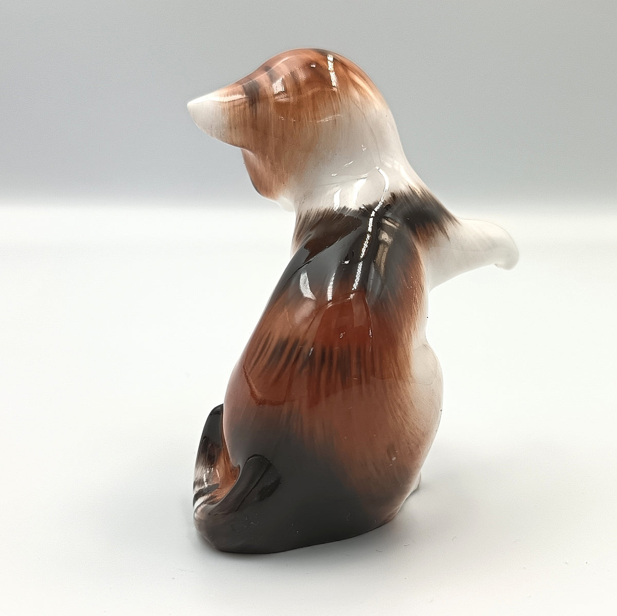 Royal Doulton | Character Kitten — On Hind Legs | Bone China Animal Study | HN 2582 | England, 1970