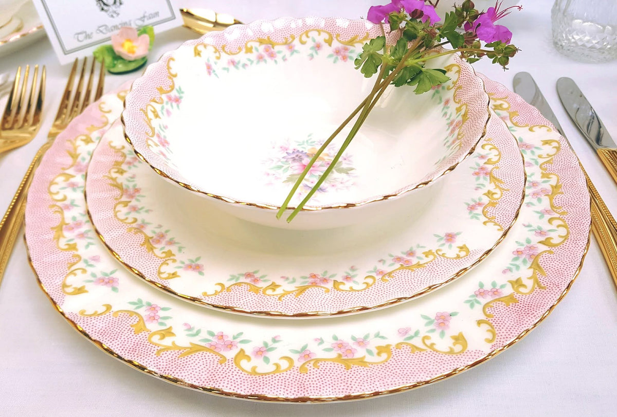 Royal Albert | 'Serenity' Pattern | 38-Piece Dinner Service | Bone China | Made in England | Mint Condition