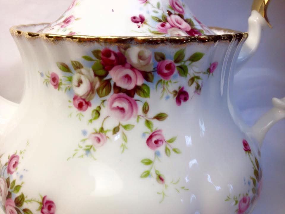 Royal Albert | Cottage Garden | Large Teapot | Bone China | England | © 1970 Royal Albert Ltd