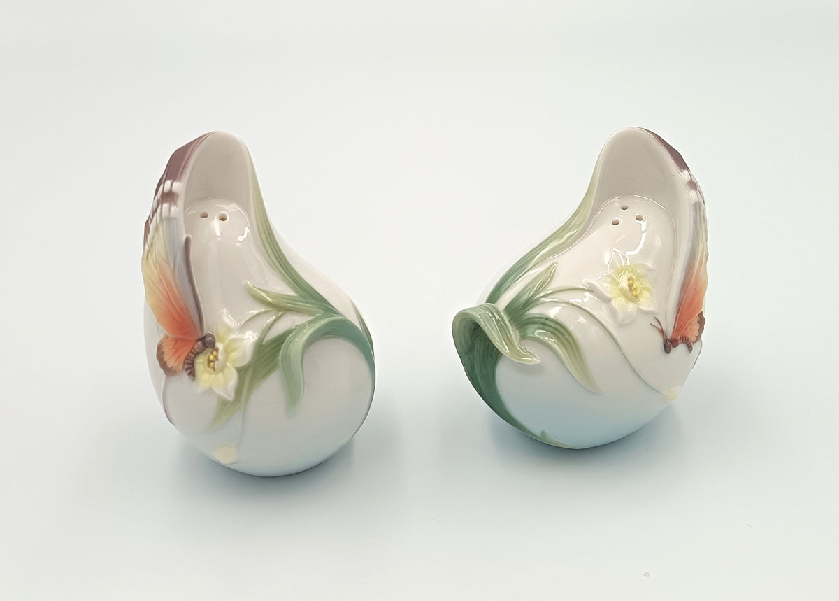 Franz Collection | Papillon Butterfly | Salt & Pepper Shaker Set | FZ00657 | Designed by Jen Woo | Sculpted by Yeh Fen | c.2004