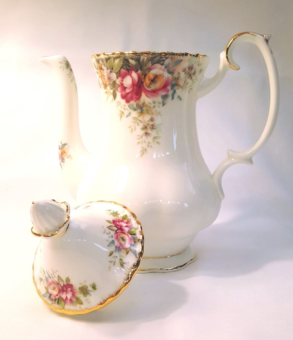 Royal Albert | Autumn Roses | Nine-Piece Coffee Set | Bone China | 1981